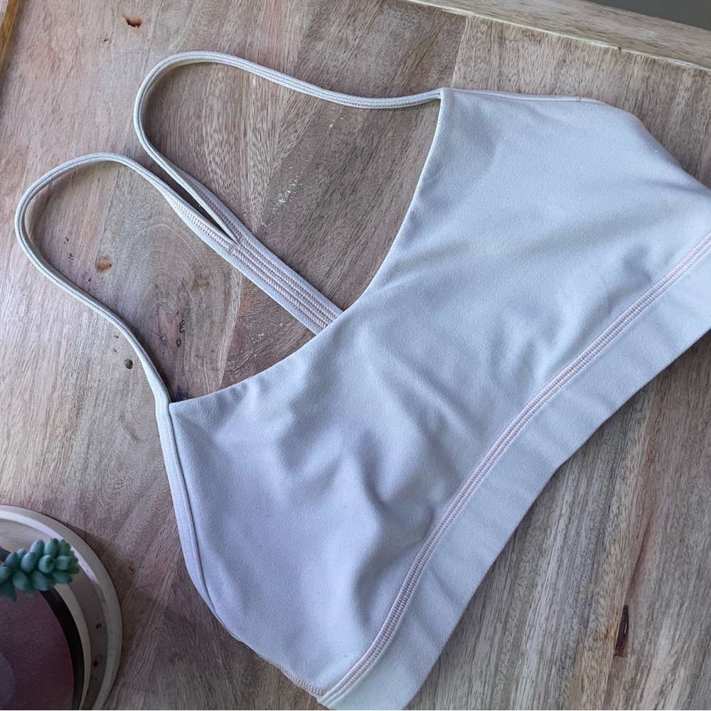 Lululemon sports bra size 6 light pink